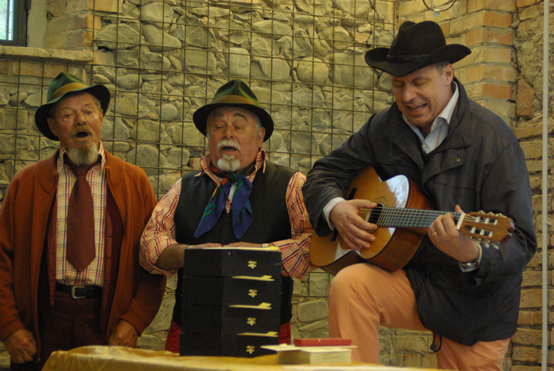 trio canossa 1
